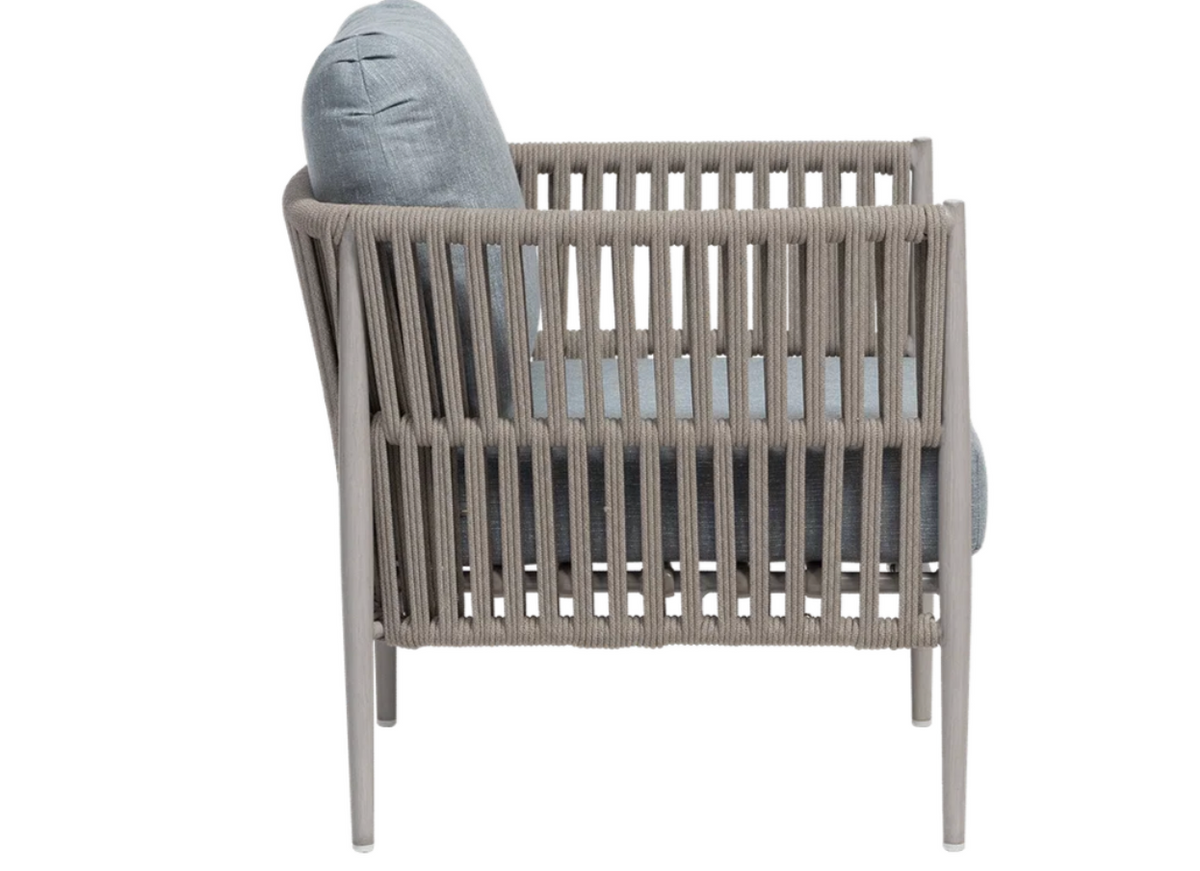 LINEAS club chair by Ratana