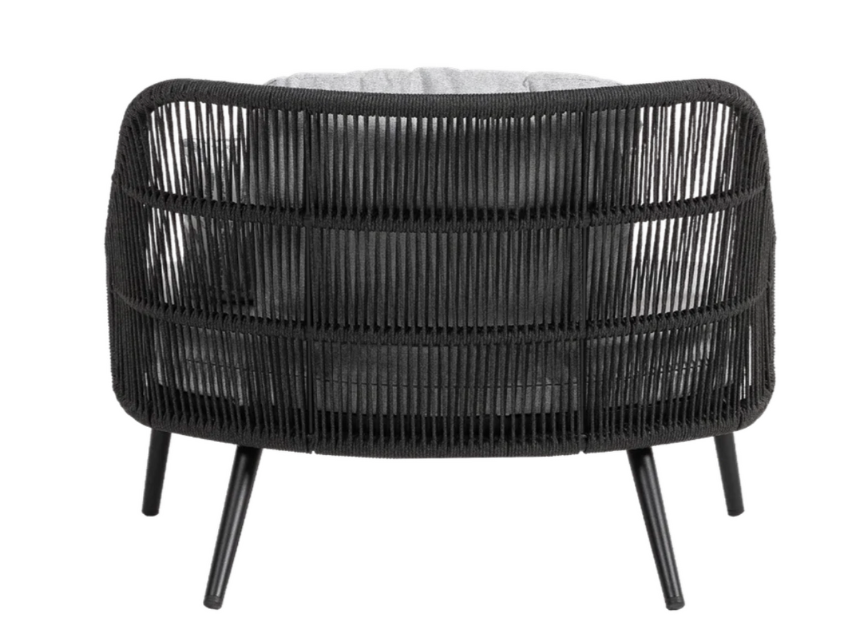 Las Colinas club chair by Ratana