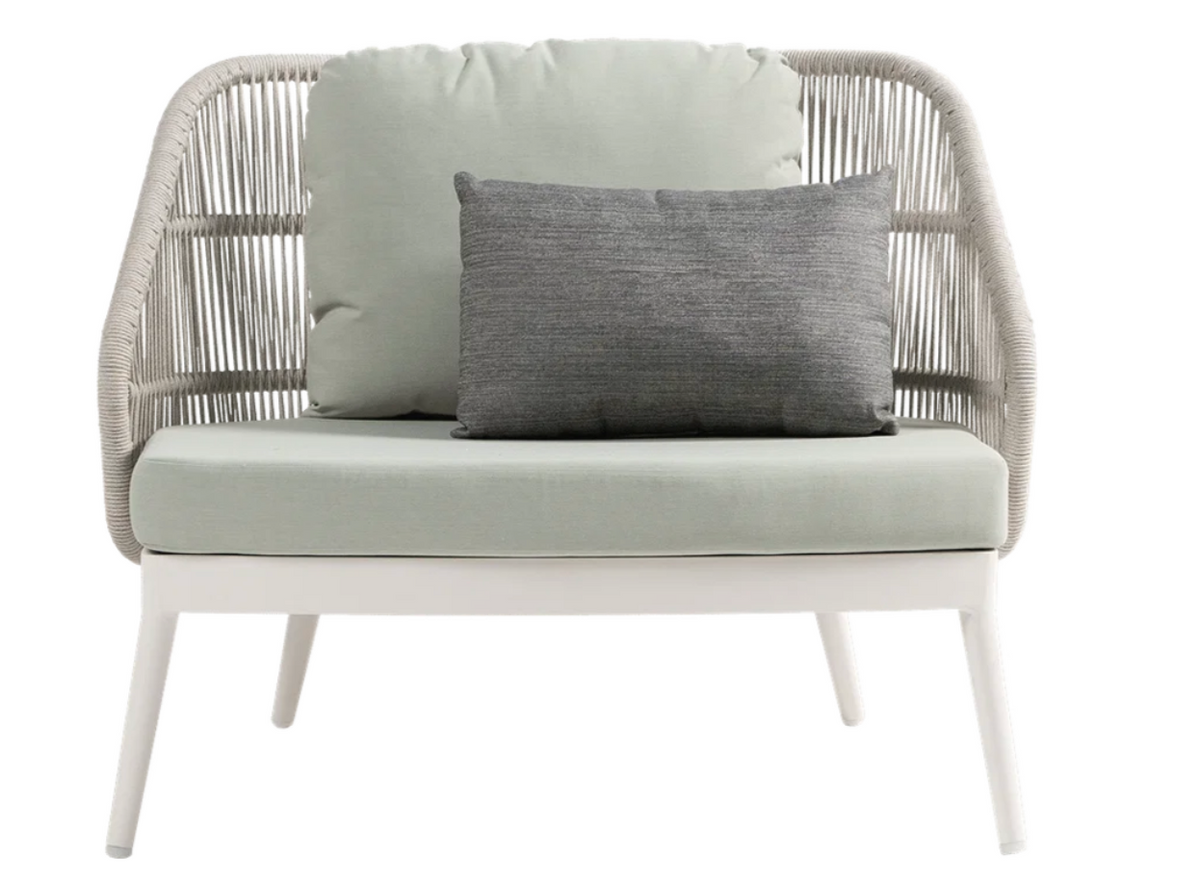 Las Colinas club chair by Ratana