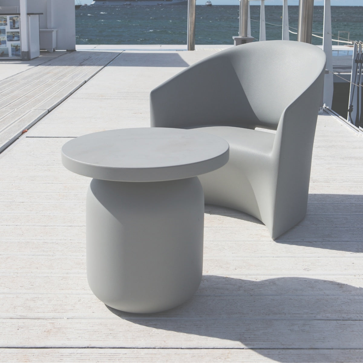 Juju side table/stool by Serralunga