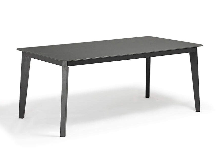 DIVA dining table by Couture Jardin