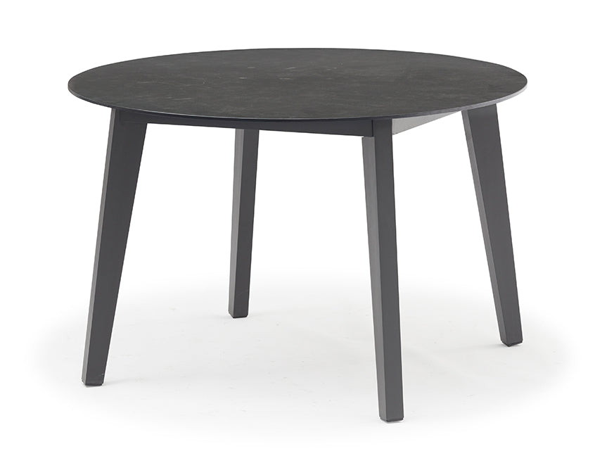 DIVA dining table by Couture Jardin