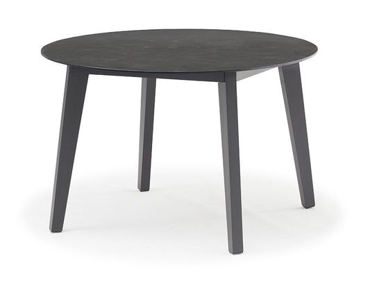 DIVA dining table by Couture Jardin