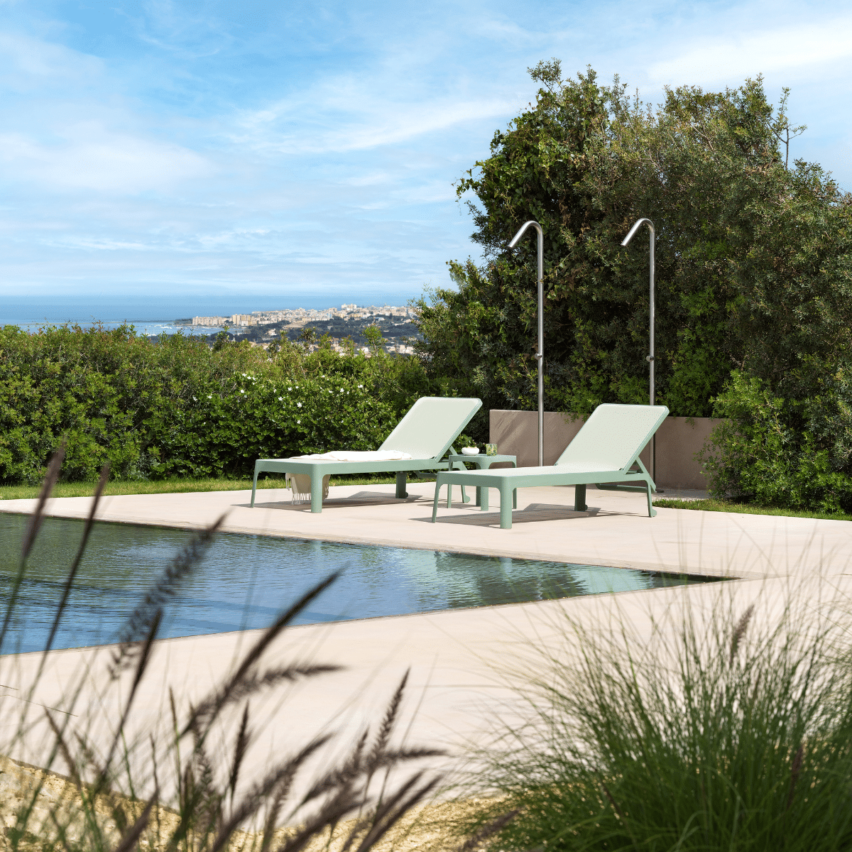 NET side table By Nardi