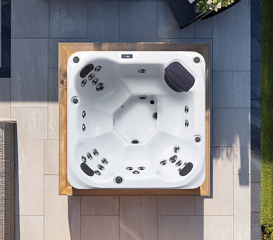 St Tropez Hot Tub