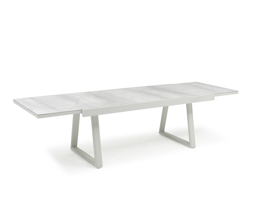 TOGETHER extension dining table by Couture Jardin