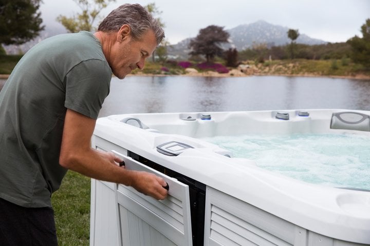 Hot Tub Cleaning: A Step-By-Step Guide To Effortlessly Sparkling Water