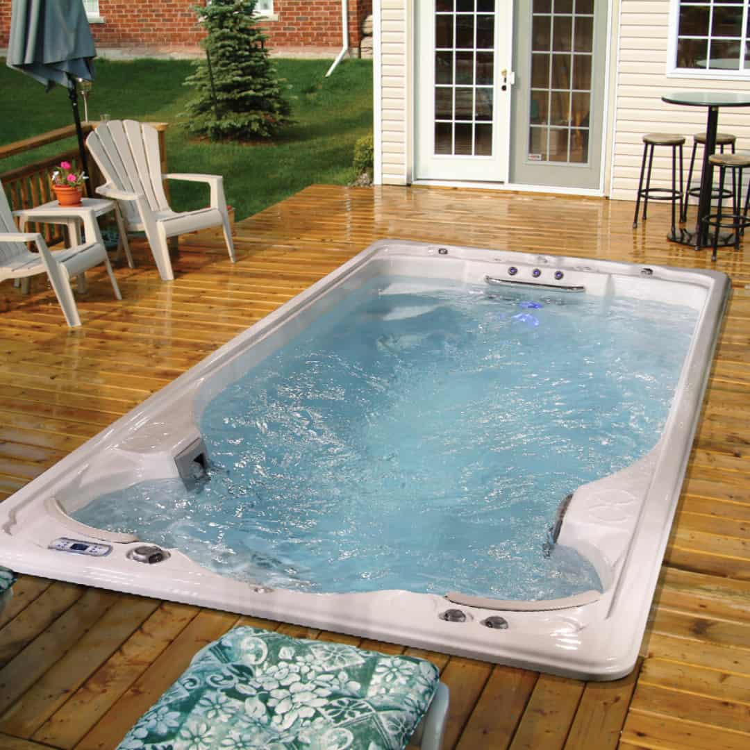 Jacuzzi® PowerPlay™ Family Gathering Focused Swim Spa